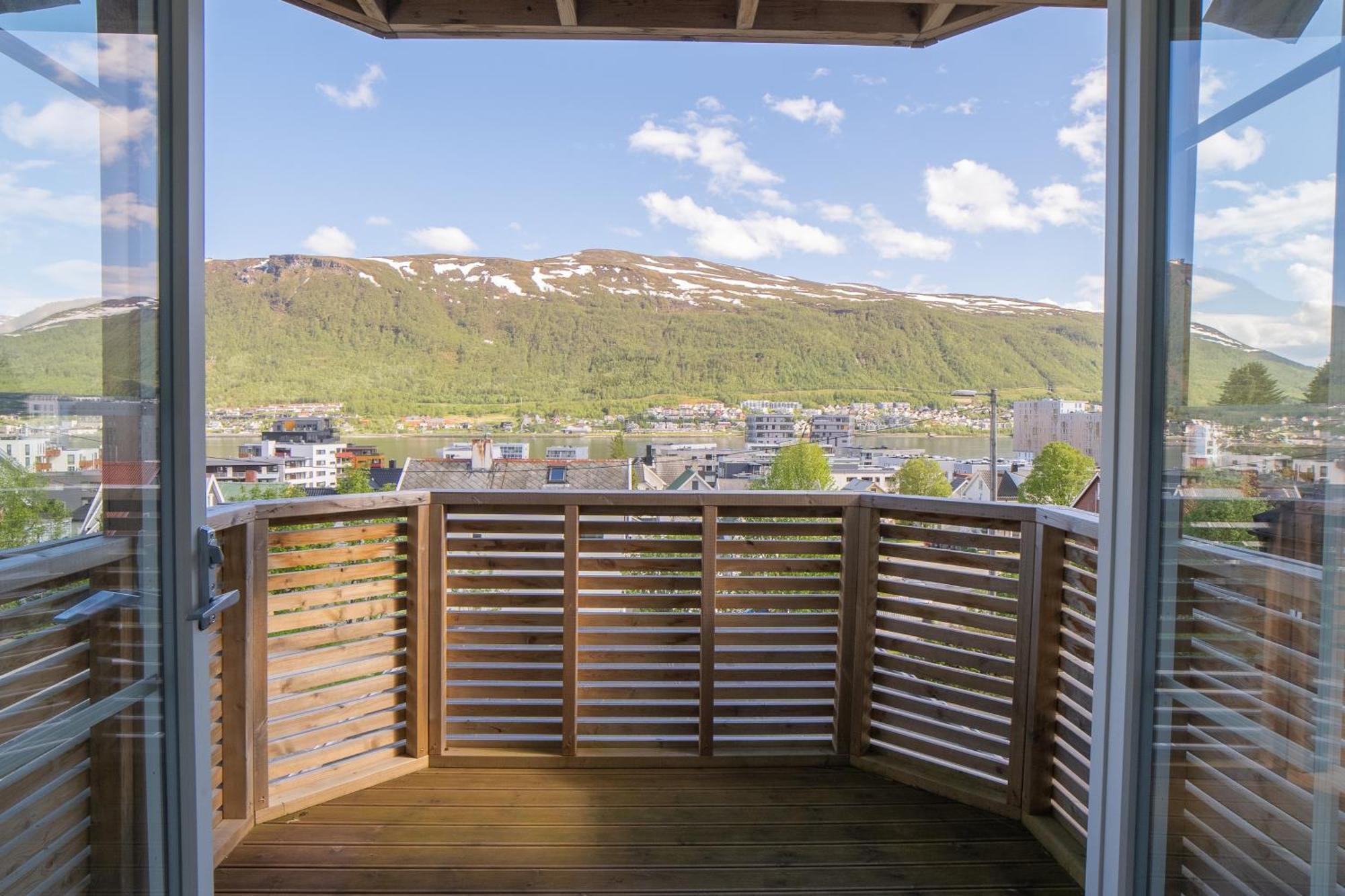 Modern House With Great View! Lägenhet Tromsø Exteriör bild